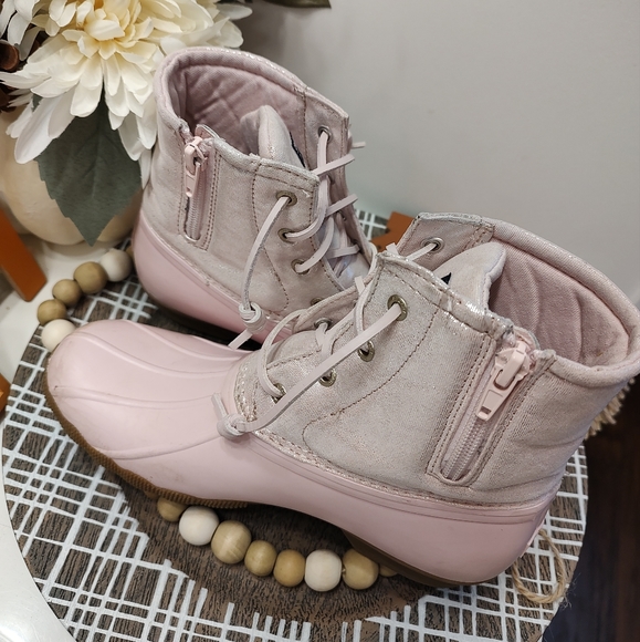 🩷 GUC Sperry Topsider Big Kid's Saltwater Baby Pink Metallic Duck Boots, 4M - Picture 12 of 16